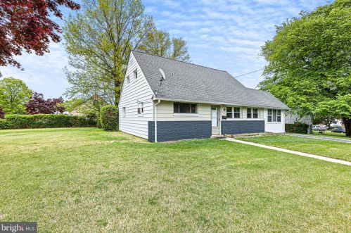1517 Binder Ln, Wilmington, DE 19805-1227