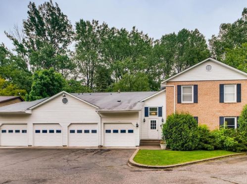 1640 Charlton St, Saint Paul, MN 55118-3876
