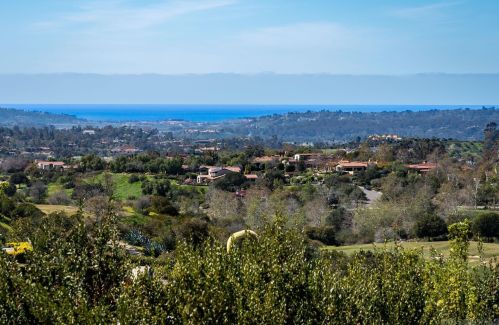 8411 Run Of The Knolls Ct, San Diego CA  92127 exterior