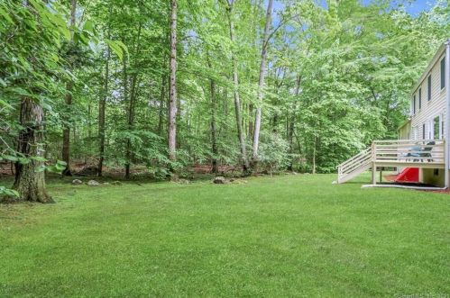 23 Mayflower Dr, Wilton CT  06897-1003 exterior