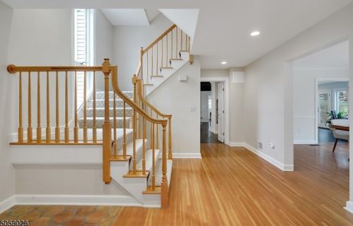 77 Treadwell Ave, Madison, NJ 07940-1020