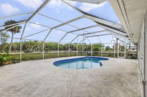 2920 Tropical Trl, Merritt Island FL  32953-8212 exterior