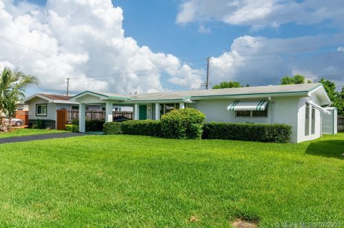 8811 15th Ct, Hollywood, FL 33024-4726