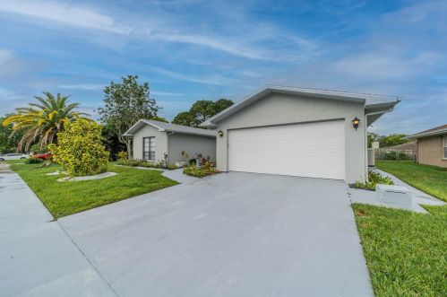 8853 Bermuda Ln, Port Richey, FL 34668-5953