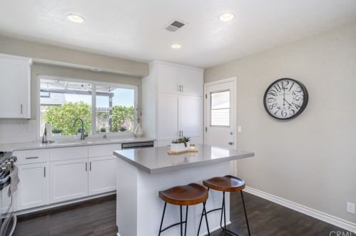 656 Rancho Santiago, Orange CA  92869-1951 exterior