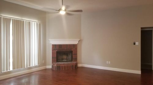 904 Parkhill Dr, Midlothian TX  76063-8007 exterior