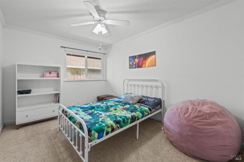 221 Alamo Dr, Vacaville CA  95688-2423 exterior