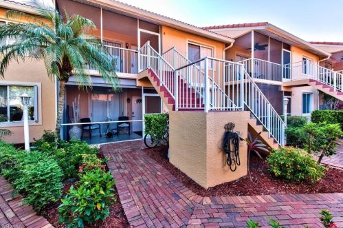 1675 Windy Pines Dr, Naples, FL 34112-2772
