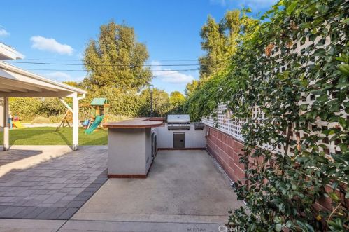 6450 Aldea Ave, Van Nuys CA  91406-5401 exterior