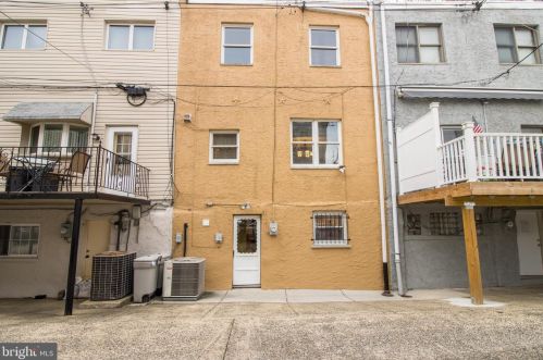2813 13th St, Philadelphia PA  19133-1208 exterior