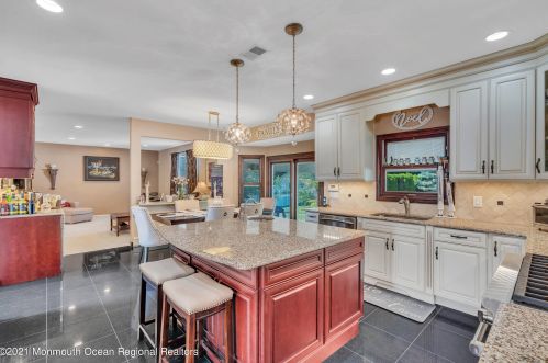 142 Serpentine Dr, Morganville NJ  07751-1400 exterior