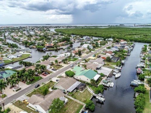 6513 Bimini Ct, Ruskin, FL 33572-2106