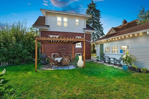 1004 Jefferson St, Oshkosh, WI 54901-3832