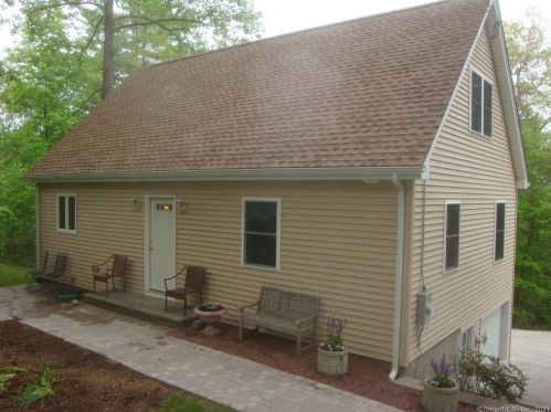 25 Gale Rd, Bloomfield, CT 06002-1507