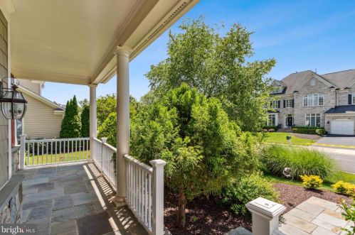 8373 Pedigrue Ct, Gainesville VA  20155-3240 exterior