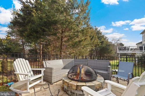 15609 Ryder Cup Dr, Haymarket VA  20169-6160 exterior