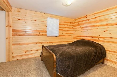 3825 Cranbrook Dr, Saint Paul MN 55110-4435 exterior