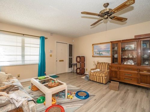 2021 18 Dr, Boynton Beach FL  33426-6418 exterior