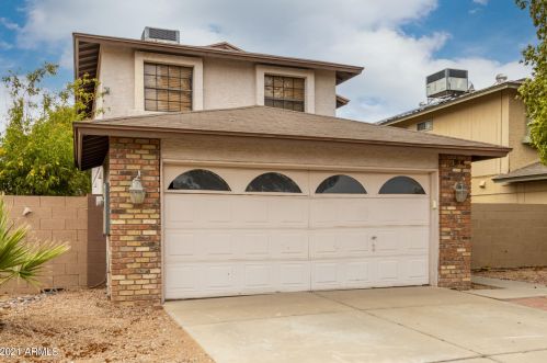 3714 Wagoner Rd, Glendale, AZ 85308-1928