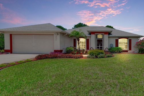 5951 Brenda Cir, Fort Pierce, FL 34986-3637