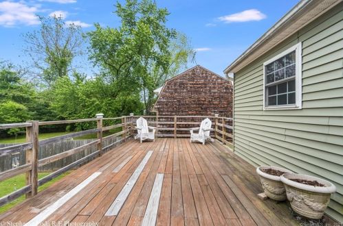 12 Reskin Dr, Wallingford CT  06492-4834 exterior