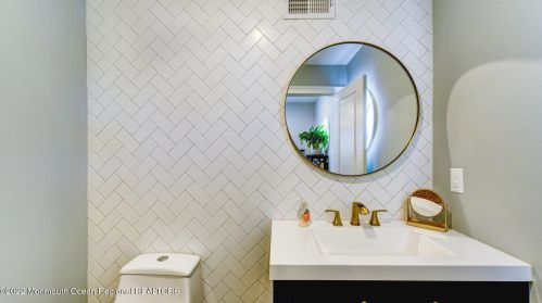 5 Fort Ave, Pelican Island NJ  08751-1512 exterior