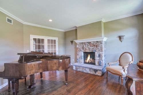 58 Finch Rd, Skyline Lakes NJ  07456-2423 exterior