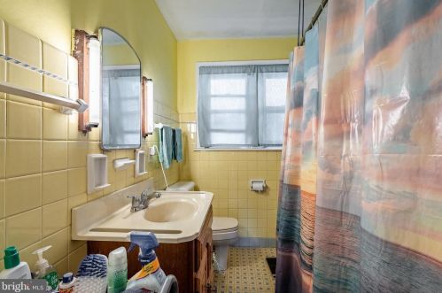 1372 Queen St, Pottstown PA  19464-5042 exterior