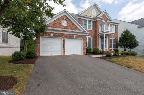8987 Birch Bay Cir, Lorton VA  22079-5660 exterior