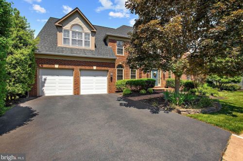 12926 Harrington Ct, Herndon, VA 20171-2355