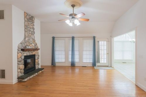 5 Stonewall Rd, Colchester CT  06420-4135 exterior