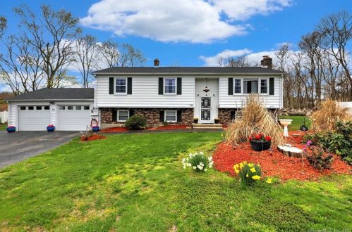 14 Kerry Ct, Milford, CT 06460-7923