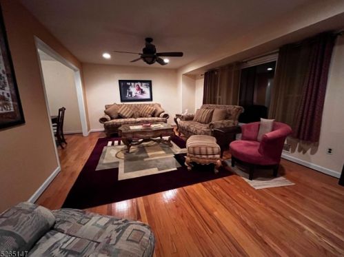 5 Union Rd, Parsippany NJ  07054-1512 exterior