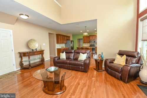 42 Putter Ln, Pottstown PA  19464-7801 exterior