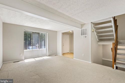 5805 Oak Ladder Ct, Springfield, VA 22015-2327