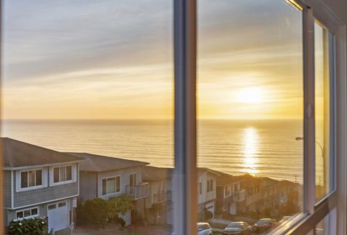 6 Rockford Ave, Daly City CA  94015-4724 exterior