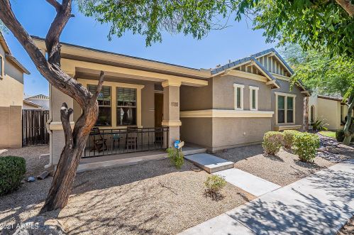 3277 Franklin Ave, Gilbert, AZ 85295-3402
