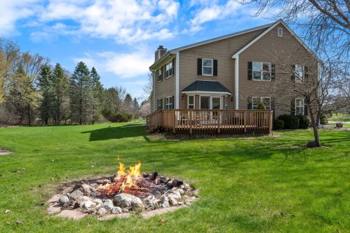 5509 Overlook Cir, West Bend, WI 53095-8715