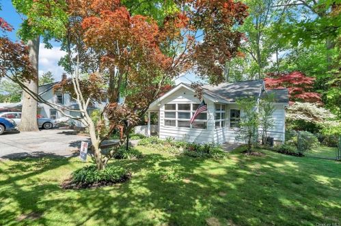 11 Massachusetts Ave, Congers, NY 10920-2409
