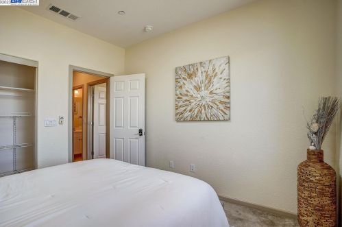 70 Thunder Bay Ct, West Pittsburg CA  94565-7924 exterior