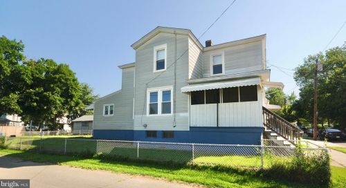 1023 5th St, Florence, NJ 08518-1005