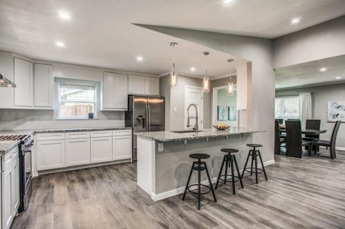 10905 Damon Ln, Dallas TX  75229-3839 exterior