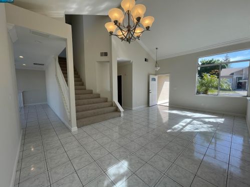 1870 Summerfield Ct, Oakley CA  94561-3074 exterior