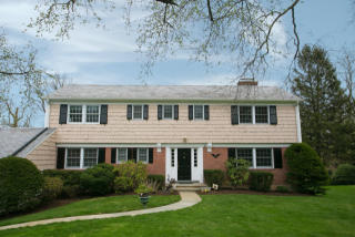 10 Wagon Wheel Rd, Mamaroneck, NY 10543-1026