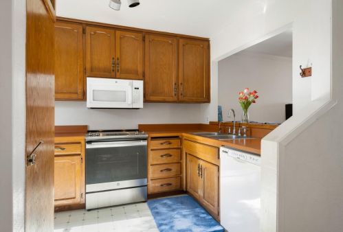 127 Rockwood Dr, Grass Valley CA  95945-5636 exterior