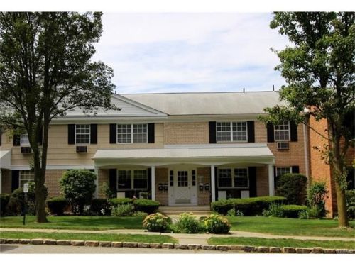 244 Parkside Dr, Airmont, NY 10901-7856
