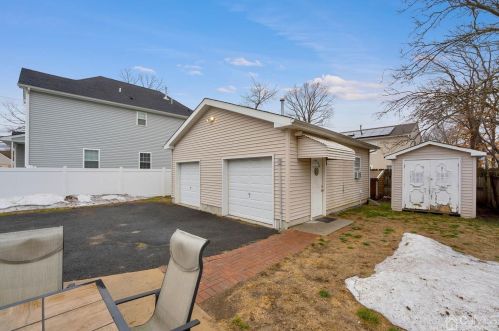 10 Kensington Ave, Old Bridge NJ  08857-1109 exterior