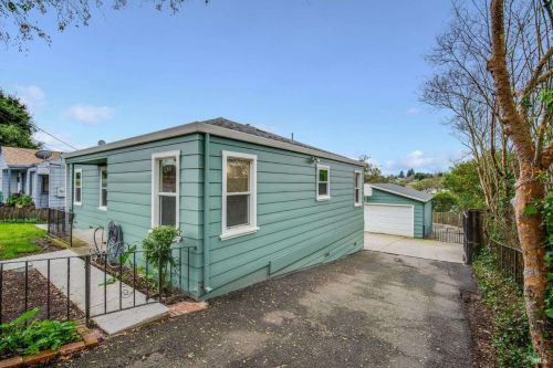290 Oak St, Penngrove, CA