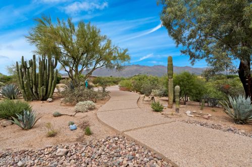 4655 Flecha Dr, Tucson, AZ 85718-6746
