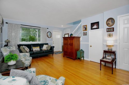 821 Revere Ave, Bronx, NY 10465-2224
